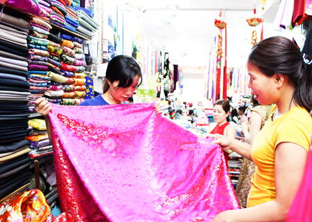 Đa dạng quà tặng dịp 8-3