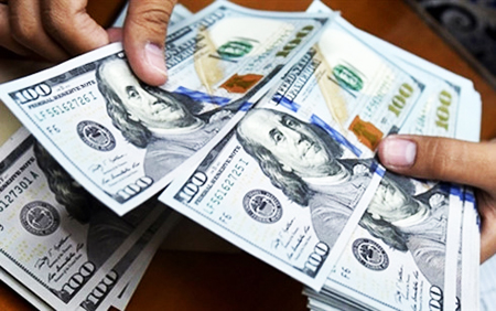 Giá USD bật tăng mạnh