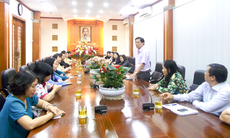 Đồng chí Nguyễn Tấn Tuân phát biểu tại buổi gặp mặt