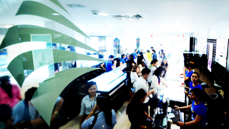 Giá vàng biến động bất thường