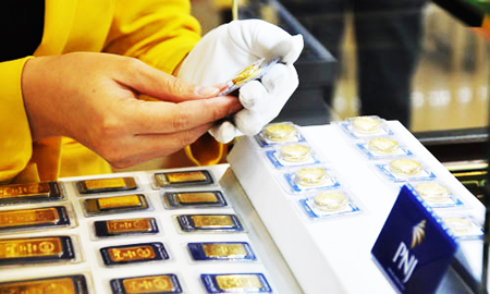 Giá vàng trong nước giảm theo thế giới