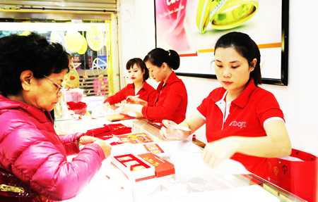 Vàng tiếp đà giảm giá