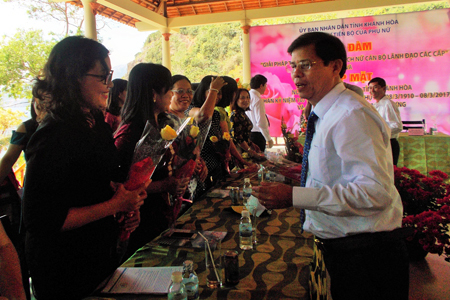 Tọa đàm "Giải pháp tạo nguồn, quy hoạch nữ cán bộ lãnh đạo các cấp"