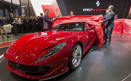 Ferrari 812 siêu tốc độ