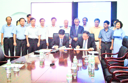 Đại diện hai bên ký kết hợp tác