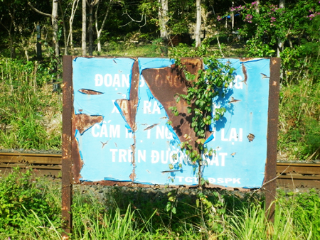 Cần thay mới pano tuyên truyền