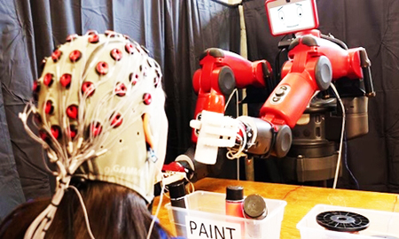  MIT tạo ra robot Baxter có thể được kiểm soát bằng não người