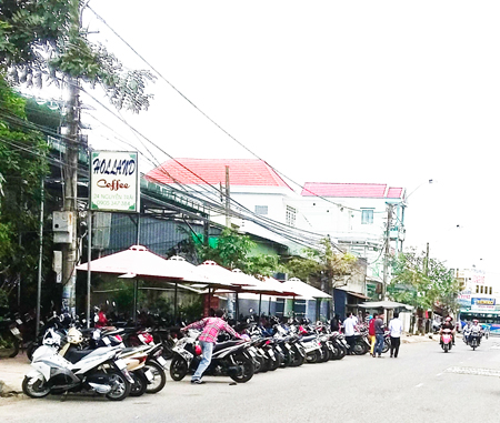 Chiếm lòng đường để dựng xe