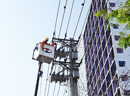 Đóng điện thành công 2 tuyến trung áp trạm Mả Vòng