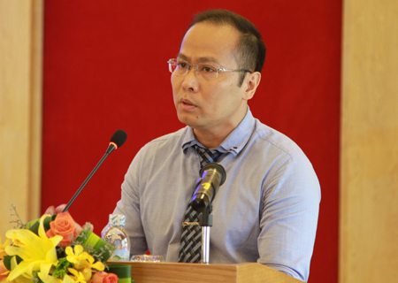 Ông Nguyễn Khắc Hà – Giám đốc Sở Văn hóa – Thể thao giải trình một số nội dung liên quan đến việc quản lý hoạt động quảng cáo.