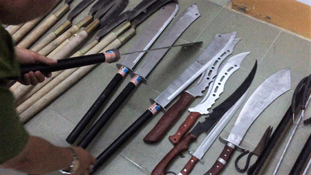 Hung khí của các đối tượng bị thu giữ.