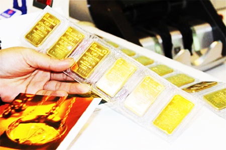 Giá vàng hôm nay 19/3: Giảm giá sâu, mua bán ảm đạm