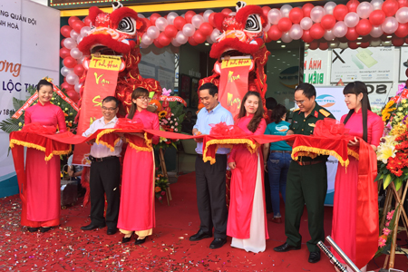 New store of Viettel opens in Loc Tho Ward
