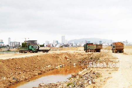 &quot;Chợ&quot; đất phía tây Nha Trang