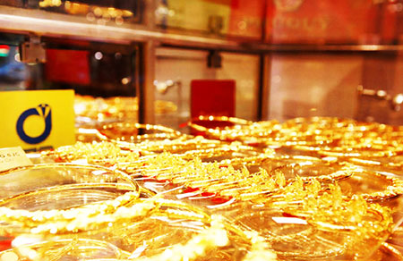 Giá vàng &quot;bốc hơi&quot; 150.000 đồng/lượng trong tuần