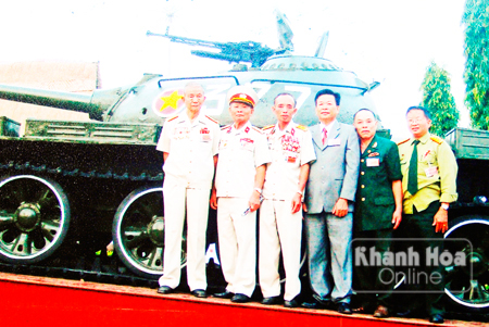 Từ tháng Tư lịch sử...