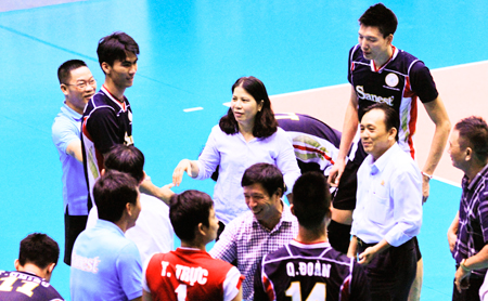 Sự quan tâm, yêu mến của Ban lãnh đạo cùng cổ động viên giúp đội bóng Sanest Khánh Hòa thi đấu tốt hơn