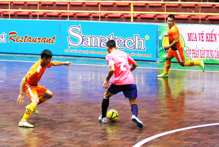 Hấp dẫn Giải bóng đá Futsal tỉnh Khánh Hòa