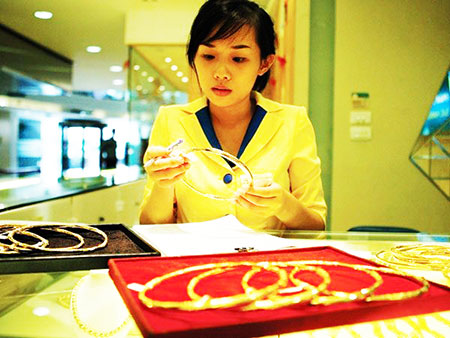 Giá vàng hôm nay 8/4: Chiến sự bùng nổ, vàng tăng mạnh