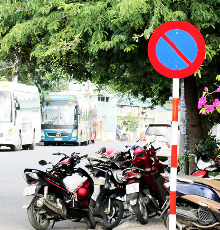 Đỗ xe chỗ cấm