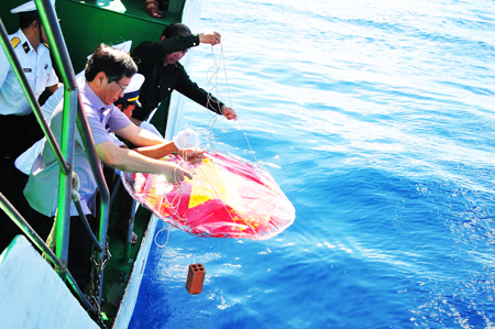 Kết thúc chuyến thăm, làm việc tại Trường Sa