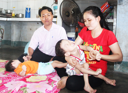 Anh Nguyễn Đình Quý tìm hiểu đời sống của đối tượng yếu thế