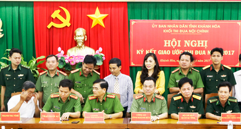 Khối thi đua nội chính: Ký kết giao ước thi đua năm 2017