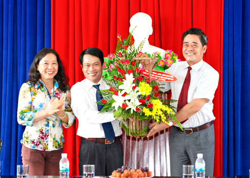 Truyền thống 70 năm Báo Khánh Hòa: Nguồn sáng định hướng cho chúng ta đi tới