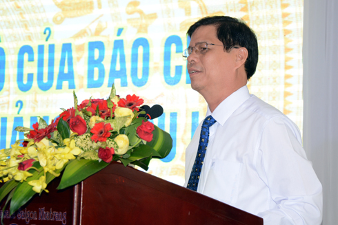 Ông Nguyễn Tấn Tuân - Phó Bí thư Thường trực Tỉnh ủy, Chủ tịch HĐND tỉnh Khánh Hòa phát biểu tại hội thảo