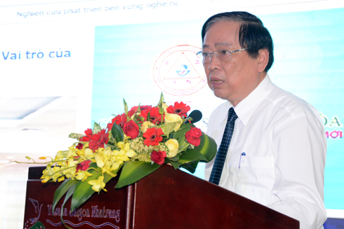 Nhà báo Mai Đức Lộc – Phó Chủ tịch Hội Nhà báo Việt Nam phát biểu tại hội thảo