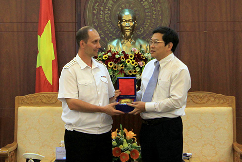 Lãnh đạo tỉnh Khánh Hòa tiếp đoàn công tác tàu Hải quân Nga