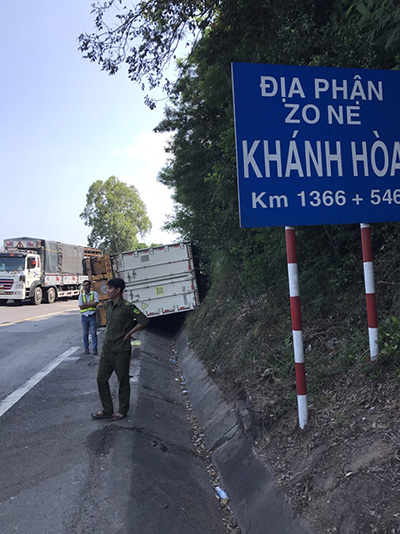 Tắc đường hơn 10km do tai nạn giao thông tại đèo Cả