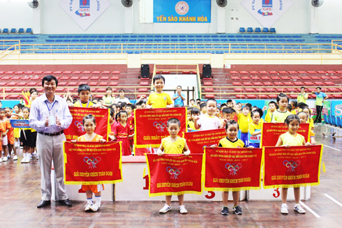 Hội khỏe măng non năm học 2016 - 2017: Phòng GD&ĐT Nha Trang đạt giải nhất