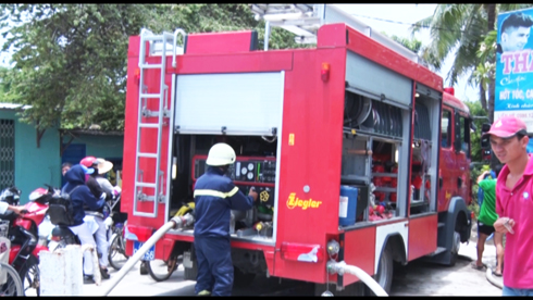 Đốt vàng mã dẫn đến cháy nhà