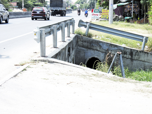 Cần lắp đặt lan can