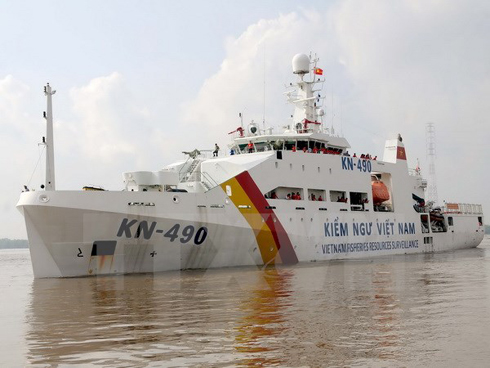 Tàu mang số hiện KN 490. (Ảnh: An Hiếu/TTXVN)