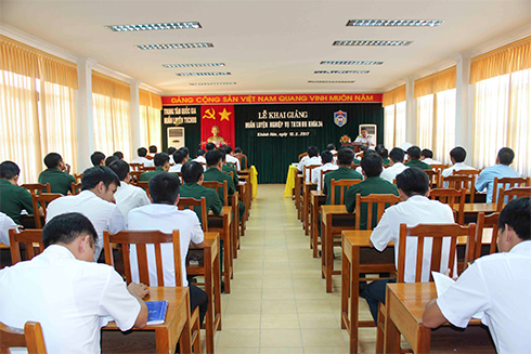 Quang cảnh lớp huấn luyện 