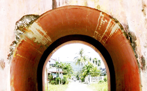 Thành cổ Diên Khánh bị xuống cấp