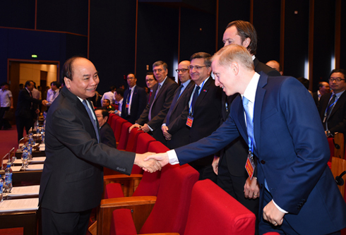 Thủ tướng đối thoại trực tiếp với 2.000 doanh nghiệp