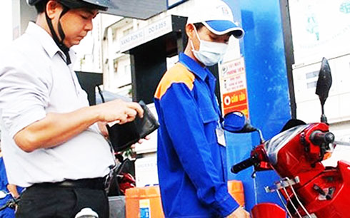 Xăng giảm giá lần thứ 2 liên tiếp