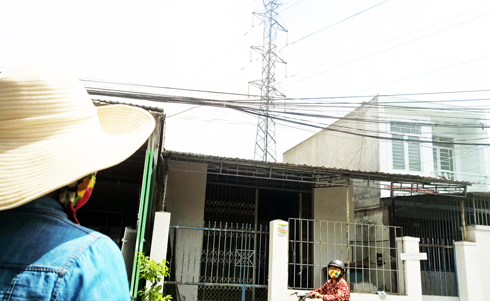 Nhiều hộ ở thôn Phước Thủy vi phạm hành lang an toàn lưới điện 110kV