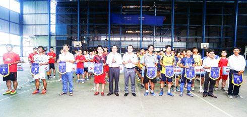 Nha Trang holds football tournament for officers and labors