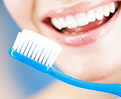 Khắc phục hàm răng ố vàng với 3 giải pháp tự nhiên