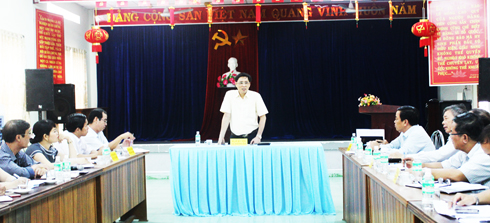 Đồng chí Lê Đức Vinh làm việc tại phường Phương Sài