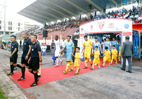 Ưu tiên cầu thủ trẻ