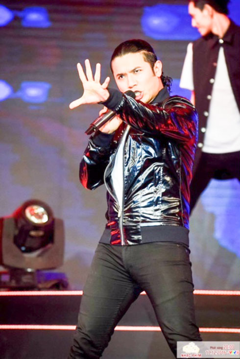 Đêm khai hội hứa hẹn đầy sắc màu