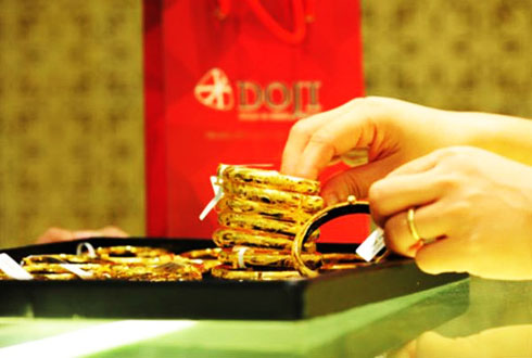 Giá vàng hôm nay 3/6: Áp lực giảm giá