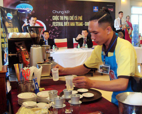 23 thí sinh thi pha chế cà phê