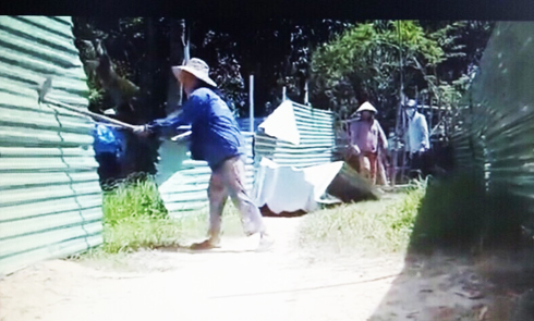 Người dân lại phá tài sản của dự án Khu du lịch sinh thái Làng Tre