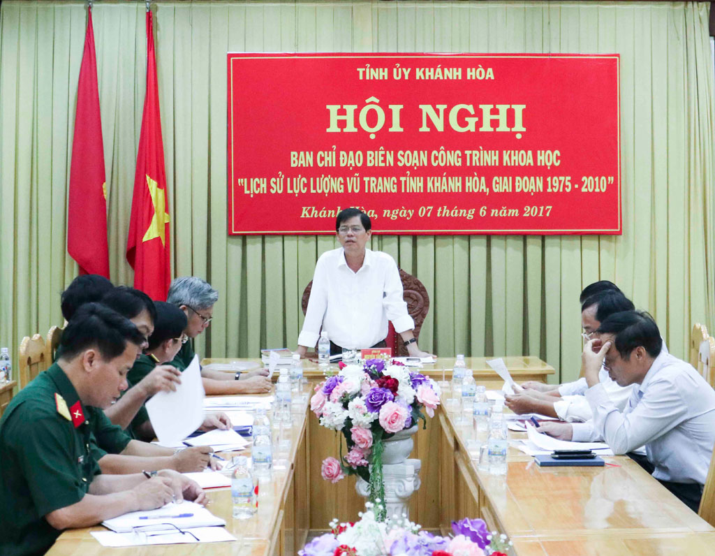 Quang cảnh cuộc họp  